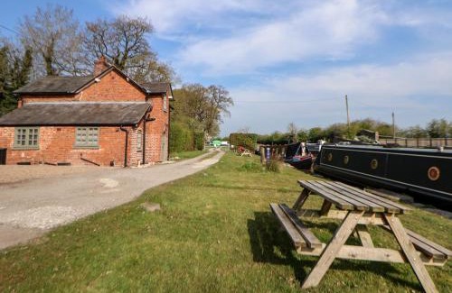 Nantwich Casa | Canal Basin Cottage