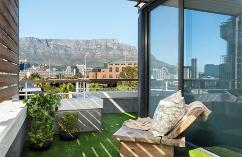 Cape Town City Centre Villa | Canal facing Penthouse 601 Dovenby