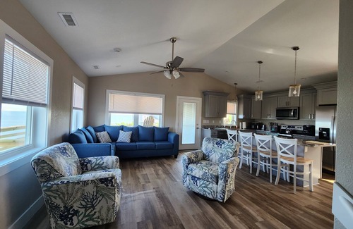 Frisco Casa | Canal front home with gorgeous sound views. 3 bedroom 2.5 bathrooms.