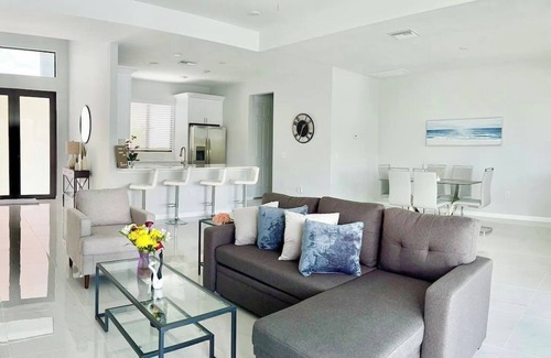 Mariner Casa | Canal front relaxation retreat