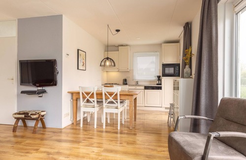 Eernewoude Casa | Estancia en bungalow junto al canal