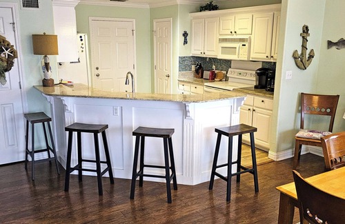 Key Allegro Casa | Canal Views W/Boat Slip on Key Allegro! Spacious and Cozy! New!