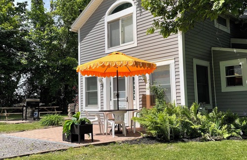 Canandaigua Casa | CANANDAIGUA LAKE WATERFRONT VACATION RENTAL COTTAGE.