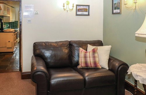 Litton Cabaña | CANDLELIGHT COTTAGE, character holiday cottage in Litton, Derbyshire