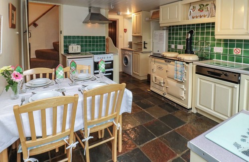 Litton Cabaña | CANDLELIGHT COTTAGE, character holiday cottage in Litton, Derbyshire