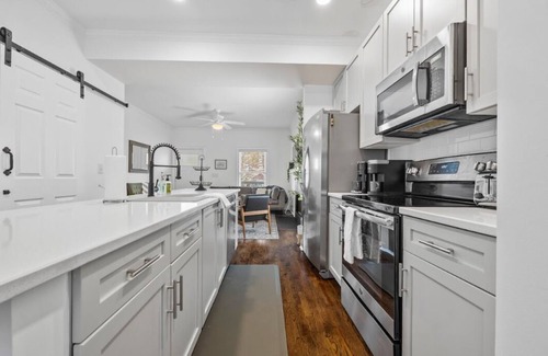 Edgewood Casa | Candler Park Hideaway Gem! BBQ and Parking