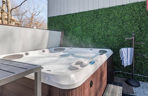 East Stroudsburg Chalet De Esquí | Candlewood Chalet | Hot Tub Lakes Pool Games