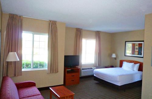 Arrowood Hotel | Candlewood Suites - Charlotte - Arrowood by IHG