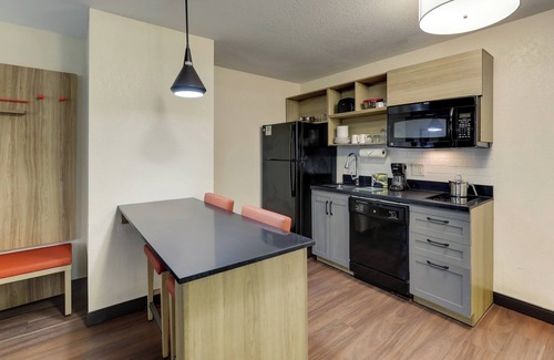 Georgetown Hotel | Candlewood Suites Lexington by IHG