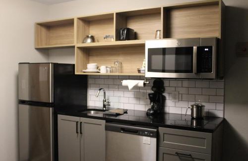 Nashville Hotel | Candlewood Suites - Nashville South by IHG