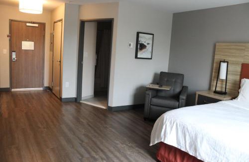 Nashville Hotel | Candlewood Suites - Nashville South by IHG