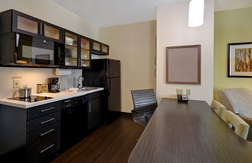 Barton Hotel | Candlewood Suites St. Clairsville by IHG