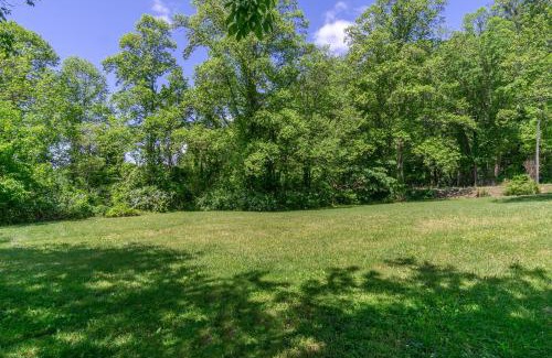 Fletcher Casa | Cane Creek Cabin Game Room, Pet Friendly & 25 min. to Downtown Asheville!