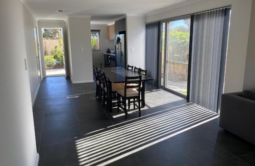 Canning Vale Casa | Canning Vale Family Accommodation