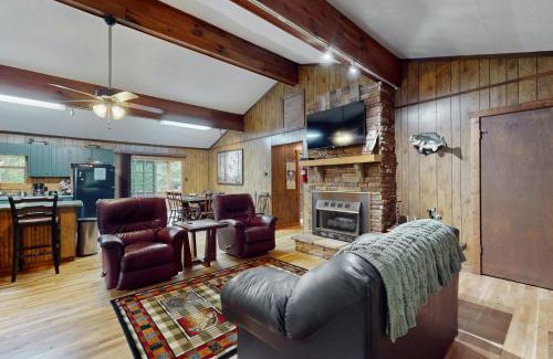 Ellijay Casa | Canoe House