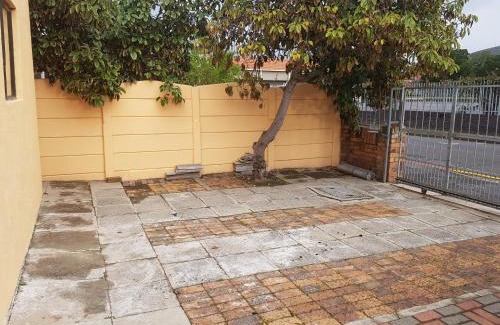 Eikenbosch Casa | Canterbury Self-catering