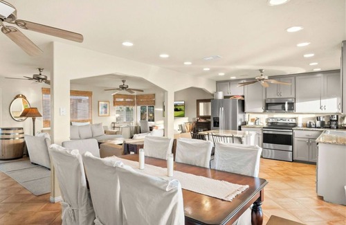 Canyon Lake Villa | Canyon Lake Getaway Mid-Term Rental | 5-BR House Canyon Lake, Riverside | Pool Spa Golf