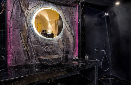 Fira Hotel | Canyon Santorini