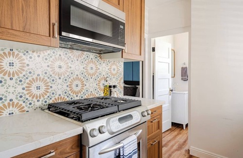 Hillcrest Cabaña | Canyon Views w/Outdoor Seating & Parking