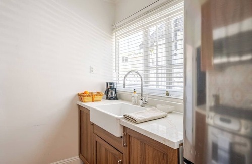 Hillcrest Cabaña | Canyon Views w/Outdoor Seating & Parking