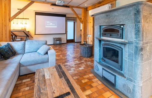 Membre Casa | Capacious holiday home in Membre with garden