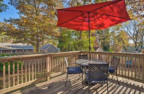 South Dennis Casa | Cape Cod Cottage Deck, Grill and Kayaks, Near Beach