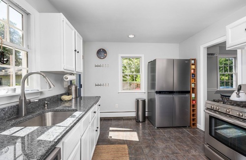 Yarmouth Port Casa | Cape Cod Haven: Cozy Home Near Gray's Beach