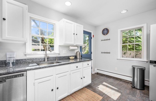 Yarmouth Port Casa | Cape Cod Haven: Cozy Home Near Gray's Beach