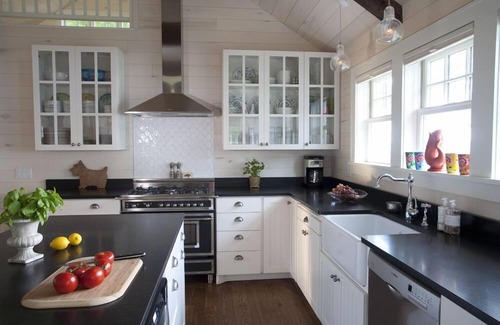 Lake Shore Cabaña | Cape Cod Cumple Up North en este Gull Lake Retreat