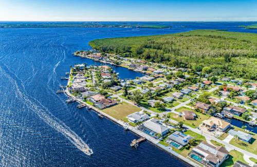 Pelican Casa | Cape Coral Haven