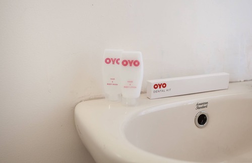 Surabaya Hotel | Capital O 134 Lg Residence