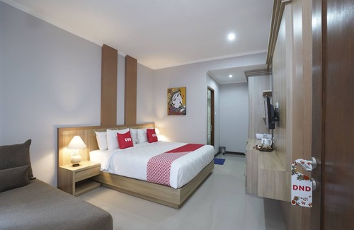 Renon Hotel | Capital O 2166 Elitya Stay