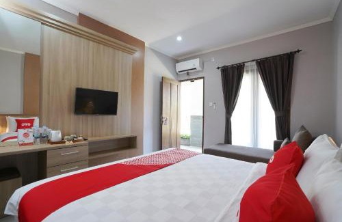 Renon Hotel | Capital O 2166 Elitya Stay