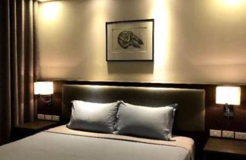 Bonifacio Global City Hotel | Capital O 804 The Residences at Bonifacio Civic Center