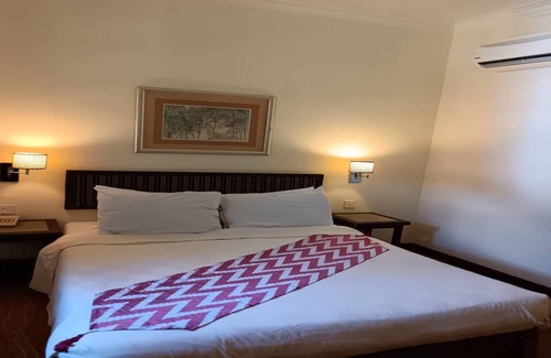 Padang Matsirat Hotel | Capital O 91179 Geopark Oriental Village