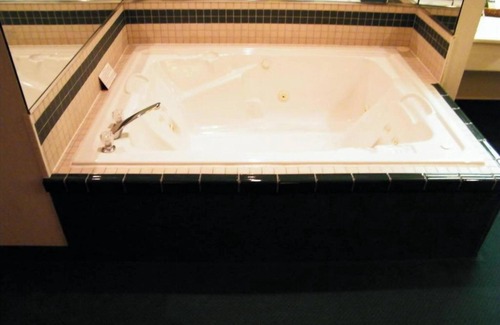 Mexico Hotel | Amerihost Inn & Suites - Mexico