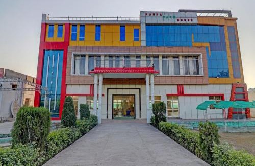 Sikandra Rao Hotel | Capital O Kanha Resort