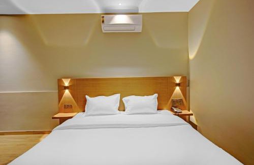 Sualkuchi Hotel | Capital O Penthouse