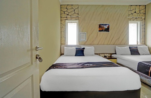 Malang Hotel | Capital O Rumah Kalimosodo