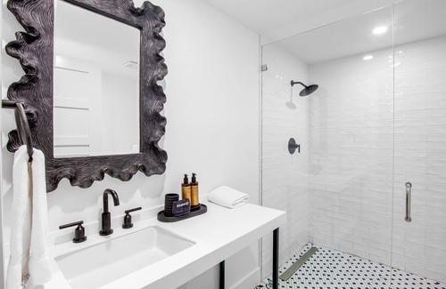 Bradenton Beach Hotel | Captain's Quarters at Anna Maria Island Inn