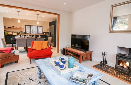 Dartmouth Cabaña | Captains Lodge