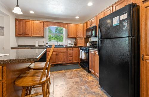 Ephraim Casa | Captains Quarters by Simple Life Rentals