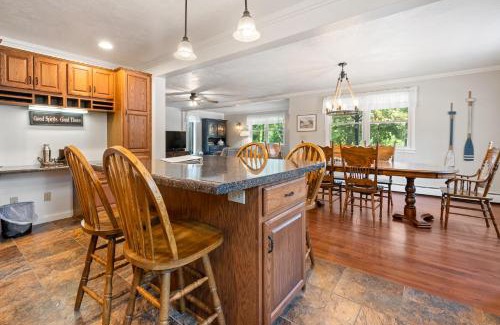 Ephraim Casa | Captains Quarters by Simple Life Rentals