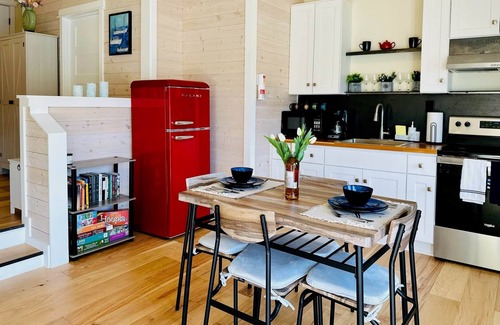 Deer Harbor Casa | CAPTAINS QUARTERS - PRIVATE, STEPS FROM THE BEACH
