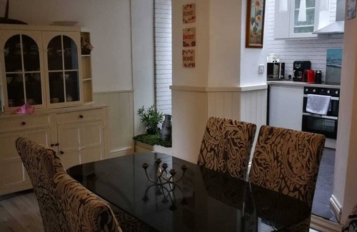 Torquay Casa | Captivating 3-bed House in St Marychurch Torquay