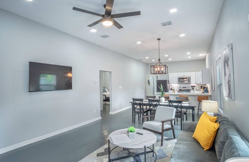 Near East Side Casa | Captivating 4BR 2BA Home Near Awesome Downtown