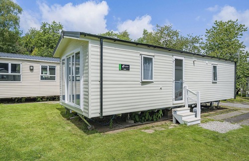 Longridge Casa | Caravan with one double and one twin.