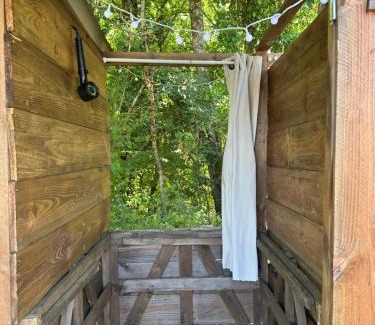 Saint-Meard-de-Gurcon Otro | Caravane vintage à la ferme