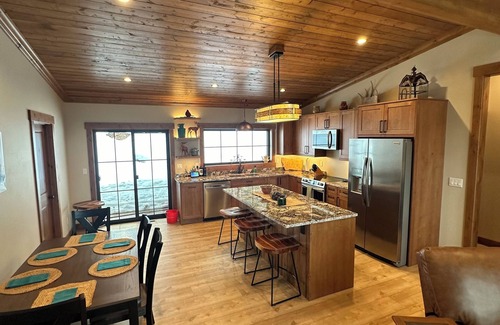 Columbia Falls Casa | Cardinal Cottage A Bailey Lake Retreat W/HotTub