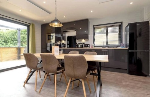 Looe Cabina | Cardinham Lodge : 3 bedroom - max 6 occ - VP5